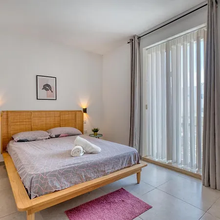 Sunny & Spacious 2br Sofa Bed Great Location דירה Is-Swieqi