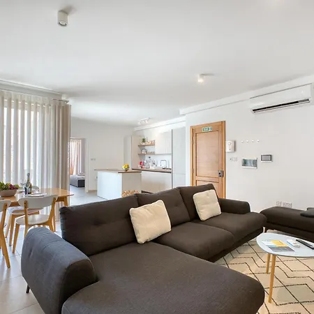 Sunny & Spacious 2br Sofa Bed Great Location * Is-Swieqi